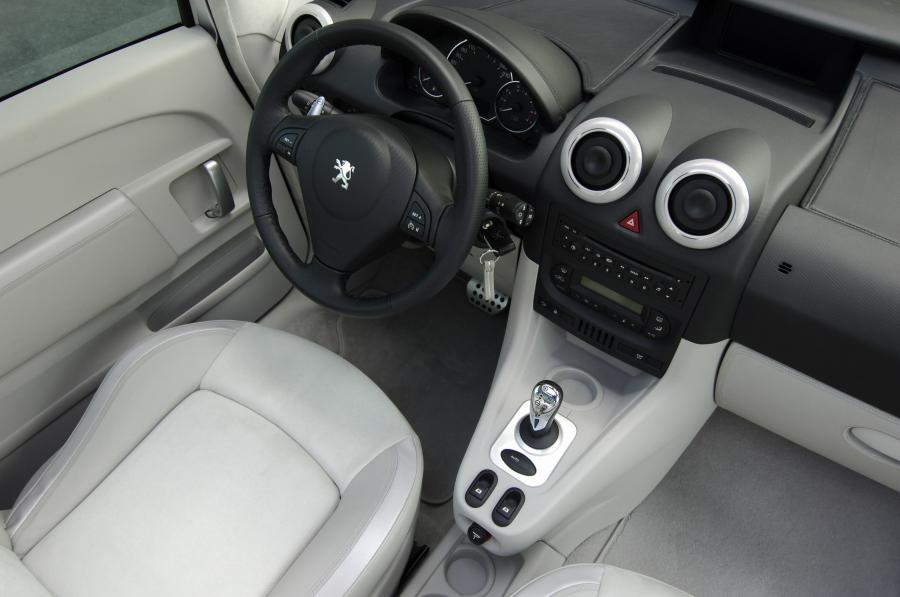  Peugeot 1007 D-Day 2005 года  (фото 12 из 21)